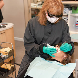 Removing-the-wisdom-tooth by dentist in Vashon